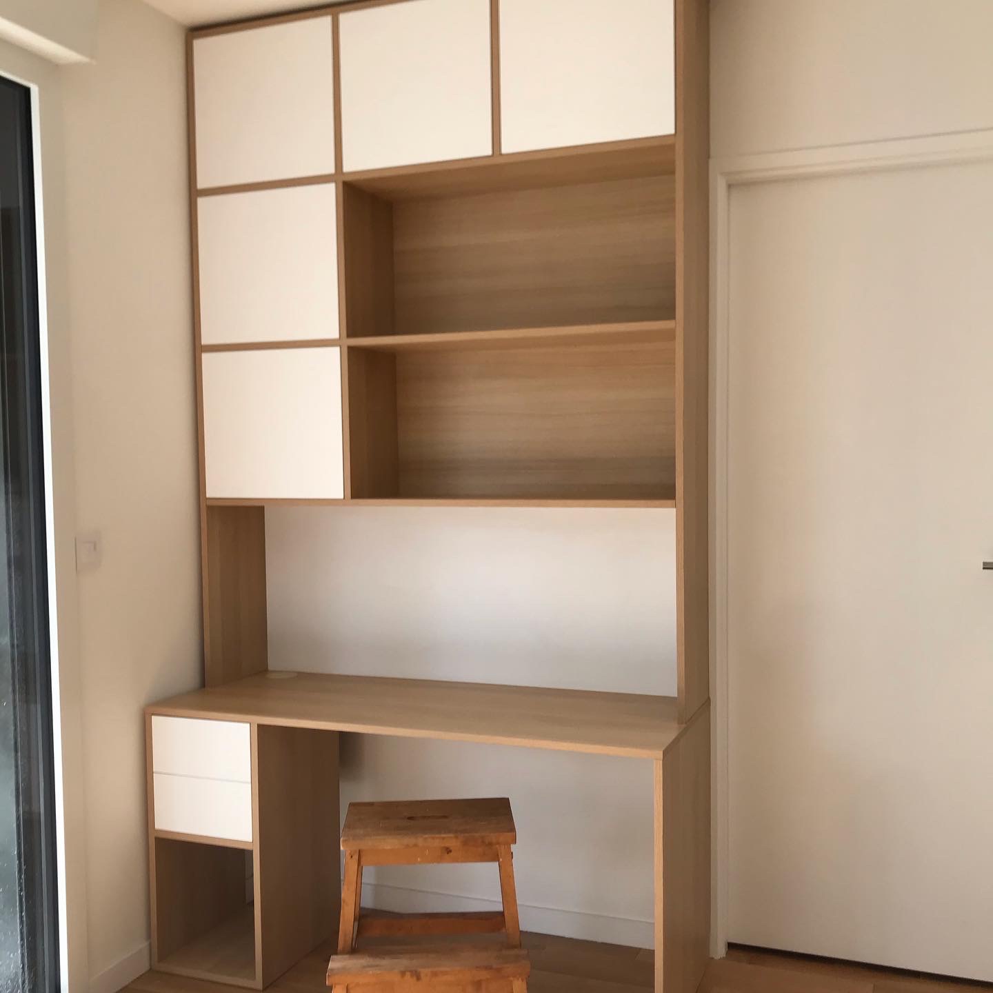 Bureau avec rangements